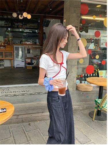 Women's Short Sleeve T-Shirt 2025 Summer New Hot Girl Fitted Slimming Red Bowknot Student V-Neck Short Top Trendy