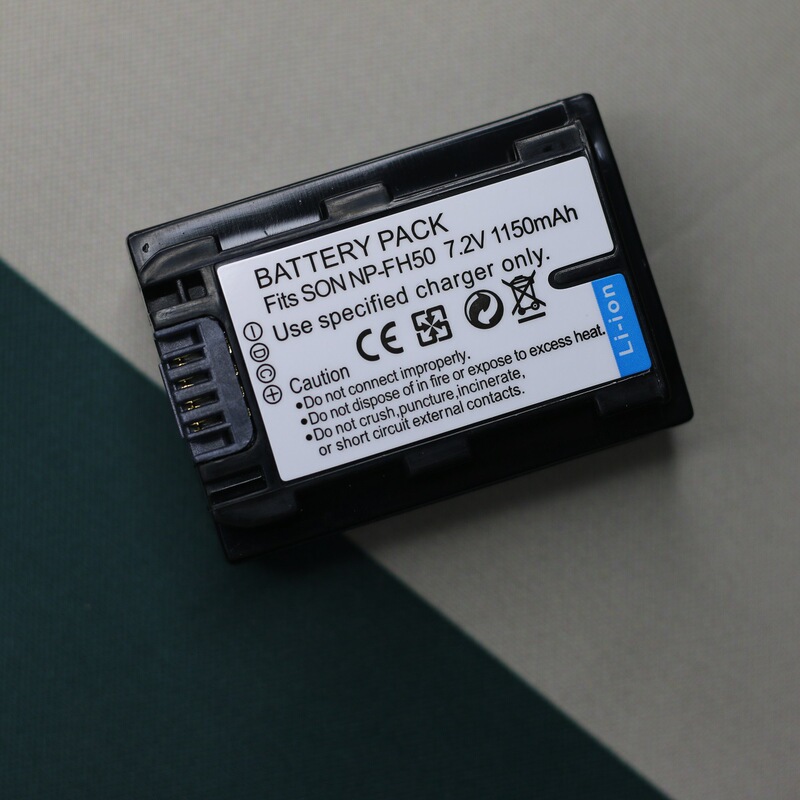 Np-Fh50 Battery Is Suitable for Sony Camera Dcr-Sr87E Sr190E Sr200E Sr62 Charger