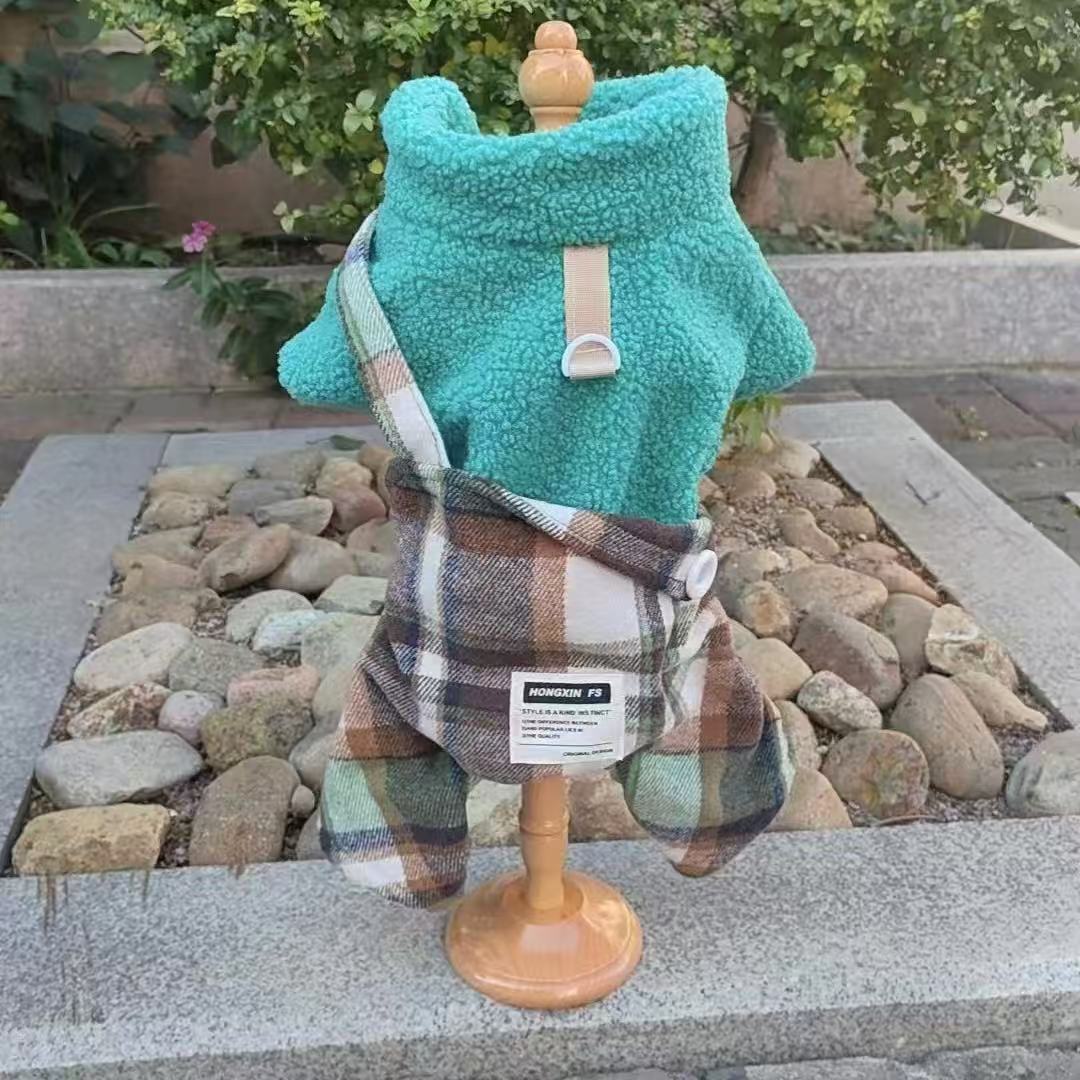 Otoño y invierno nueva ropa de mascotas de cordero espesa ropa de gato ropa de perro falsa dos piezas de una sola espalda con cuatro piernas ropa de algodón