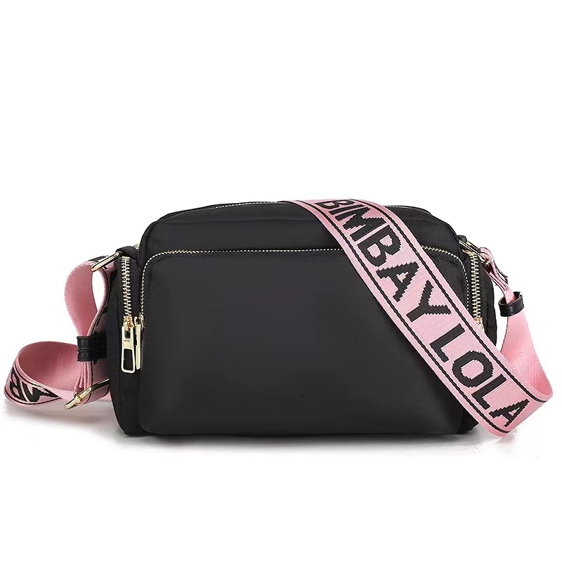 Negro Rosa con caracteres negros (logotipo dorado)