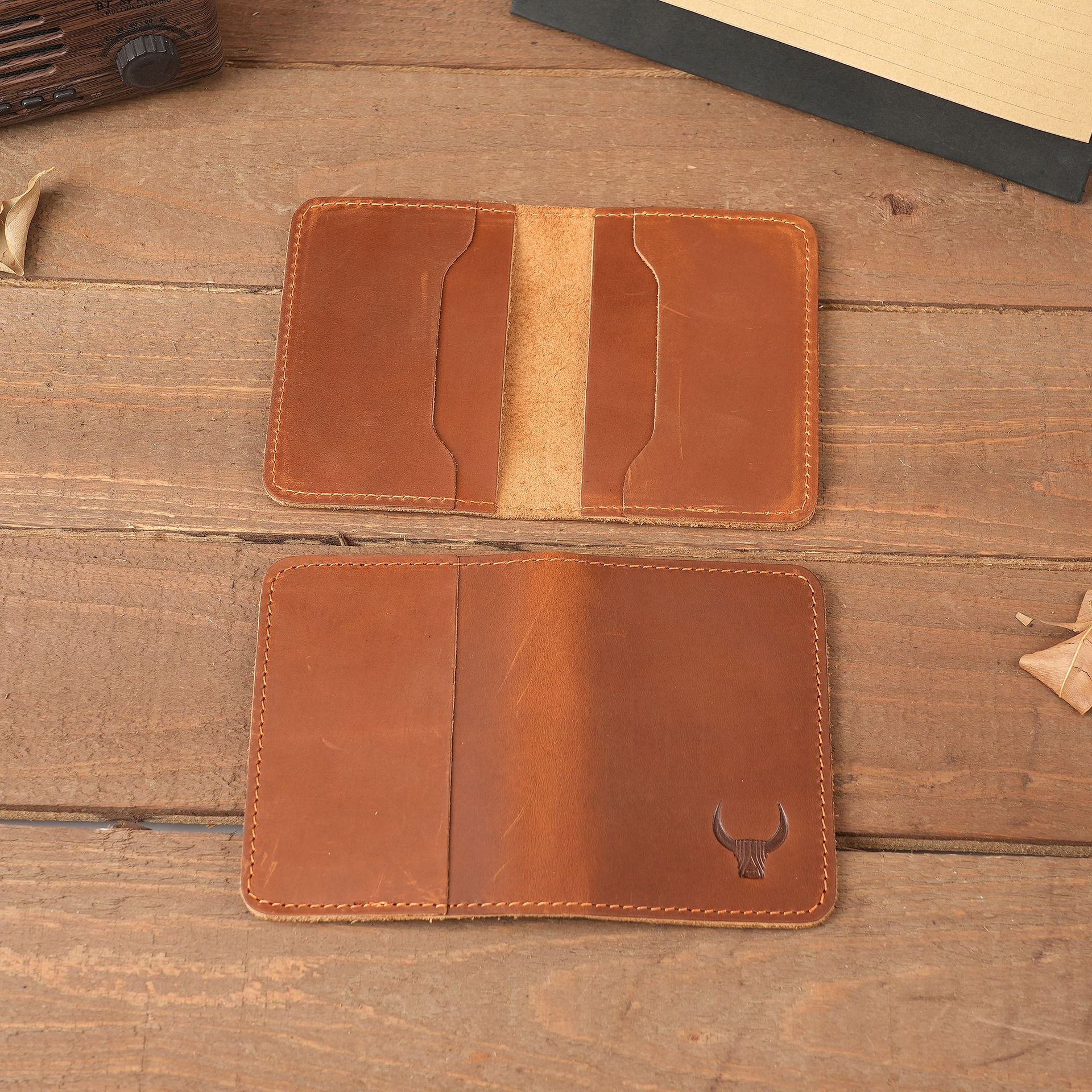 1052 titular de la tarjeta de cuero de los hombres Crazy Horse titular de la licencia de conducir de cuero retro marrón simple comercio exterior caliente láser