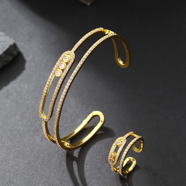 Bracelet with zircon