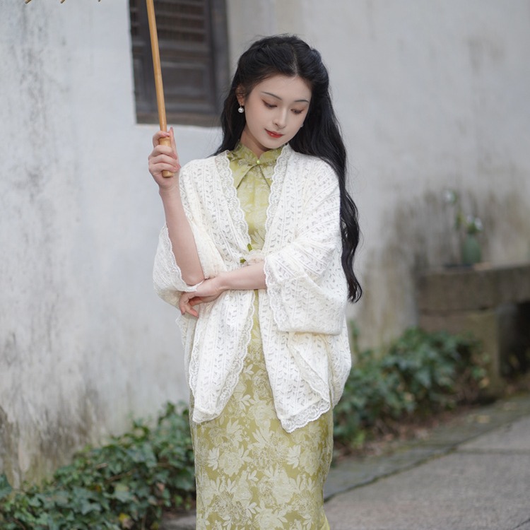 Knitted cloak