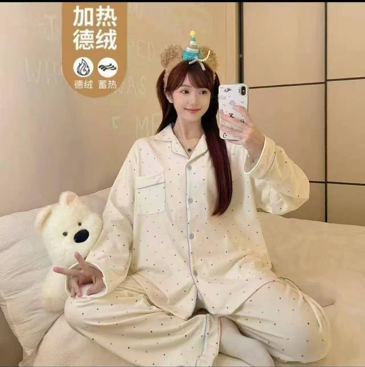 Al por mayor transfronterizo otoño y invierno punto de onda KT gato calentamiento pijama de lana de manga larga mujer dulce lindo dibujo animado conjunto de ropa para el hogar
