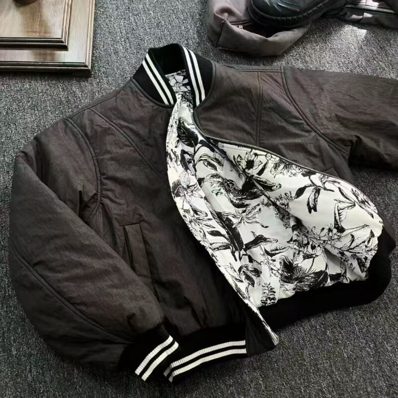 Pleated Texture Reversible Cotton Jacket for Men, American Style Trendy Brand, Ink-Print Lining, Baseball Cotton-Padded Warm Coat Pleated Texture Reversible Cotton Jacket for Men, American Style Trendy Brand, Ink-Print Lining, Baseball Cotton-Padded Warm Coat