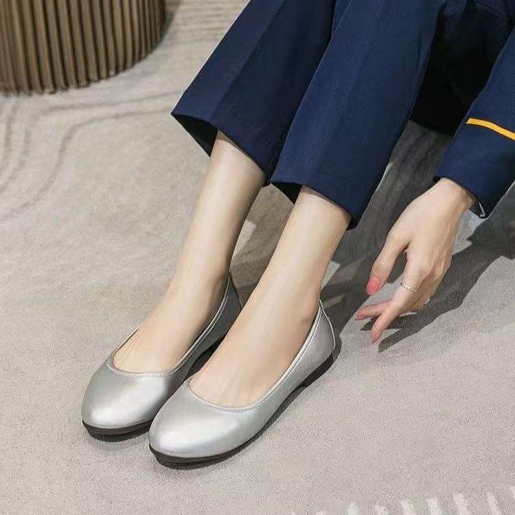 2026 nueva primavera y verano de moda versátil boca superficial suela suave desgaste perezoso un pedazo de moda zapatos de mujer
