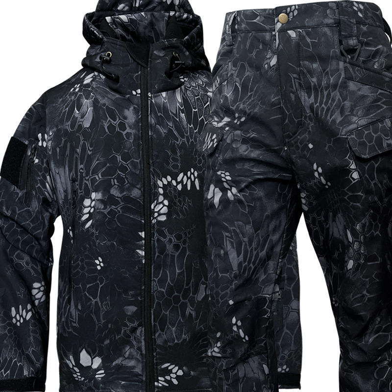 블랙 파이썬 패턴의 캐시미어 세트