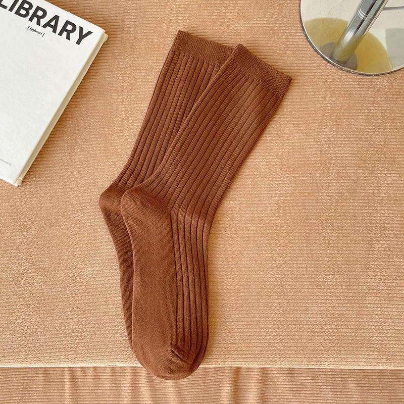 Otoño e invierno calcetines de algodón de color sólido calcetines de pila de color caramelo a rayas de las mujeres INS de moda de doble aguja calcetines de mujer de estilo universitario japonés