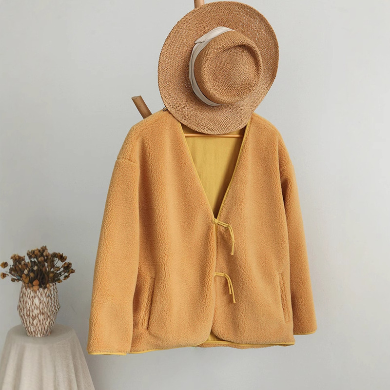 Lamb's Wool Coat Women's New Short V-Neck Top Chinese-Style Wool Coat High-Style 221015