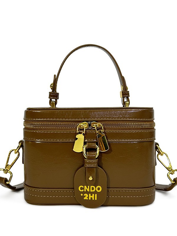 Caja de mano de alta sensación, bolso pequeño cuadrado para mujeres 2025, nueva moda coreana, moda popular, bolso de hombro de viaje