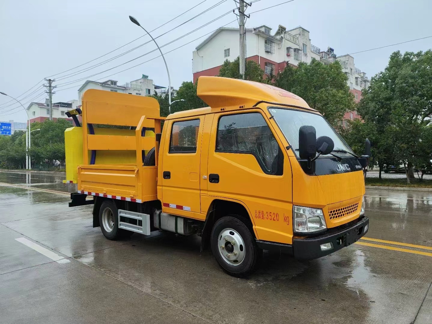 Anti-Collision Buffer Pad Road Maintenance Tunnel Safety Protection Anti-Collision Buffer Truck Highway Maintenance Construction Truck