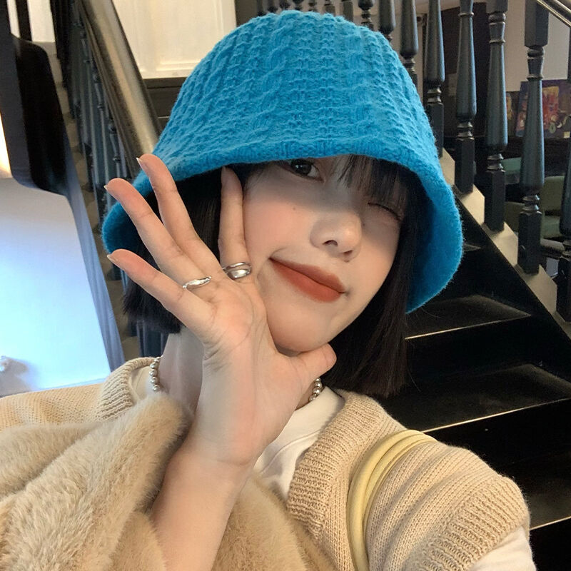 Knitted demi-season Japanese bucket