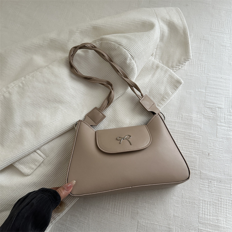 Borsa a tracolla donna elegante con fiocco modello alla moda_voghion.com