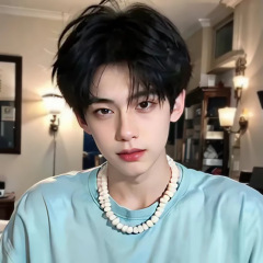 かつらの男性のショートヘアの中で前髪の男性の短い巻き髪の韓国版の格好いいです。