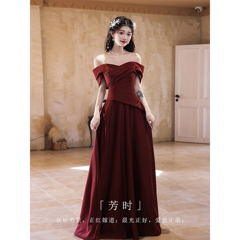 一字肩敬酒服新娘红色缎面显瘦高级订婚礼服裙回门答谢宴声乐艺考|undefined