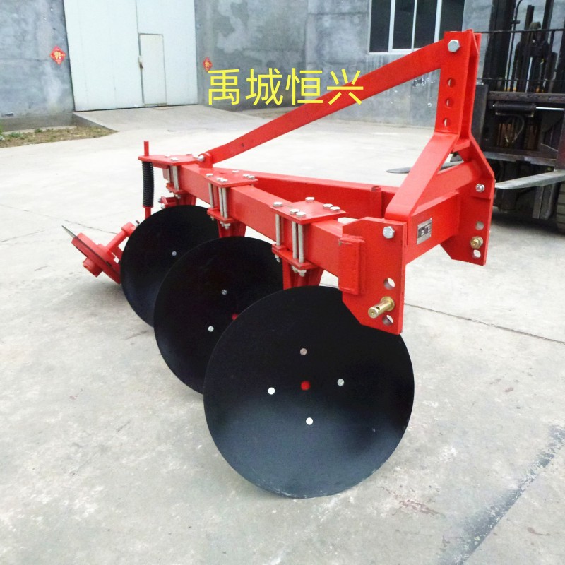 厂家供应农用圆盘犁拖拉机悬挂农用机械 春耕翻地犁农用机械配件