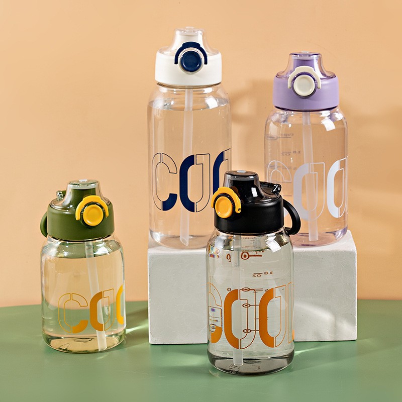 Taza de plástico taza de cubo deportivo de verano acondicionamiento al aire libre hervidor de agua creativo taza de espacio taza de agua roja de gran capacidad