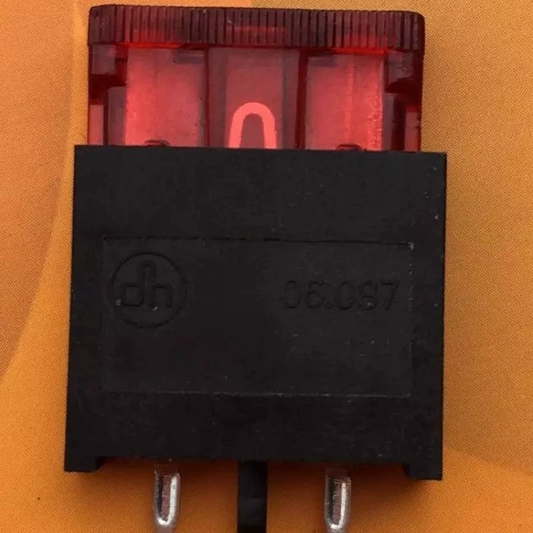 Автомобильный держатель предохранителя, вставьте держатель предохранителя, зажим предохранителя. JH-7032, автомобильный предохранитель