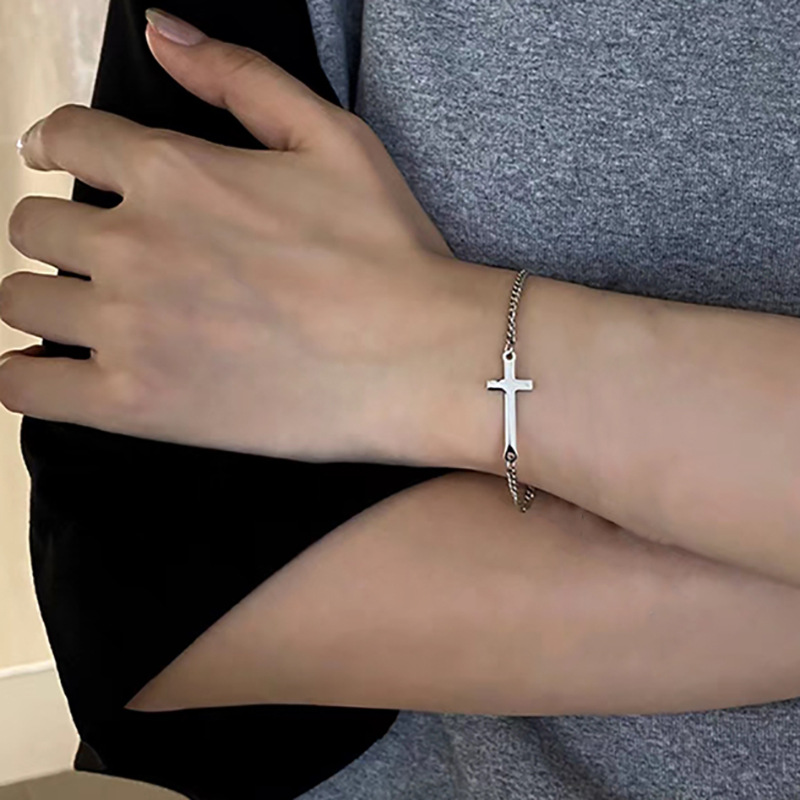 Cross Bracelet Personality Simple Fashion Temperament All-match Titanium Steel Hip Hop European and American Niche Students Cold Fashion Cool