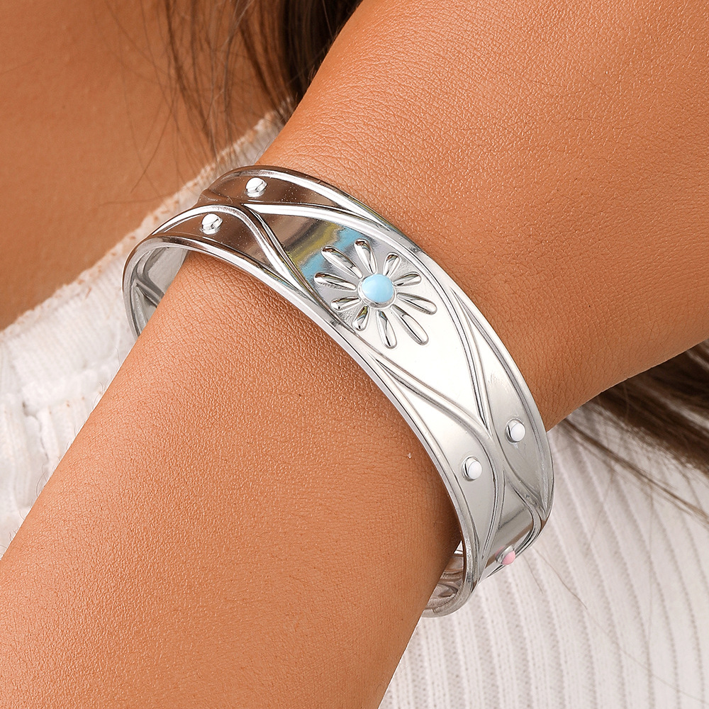 Fashion Flower Stainless Steel Plating Bangle 1 Piece