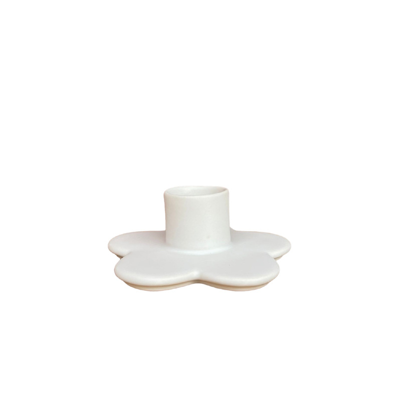 Cenáculo de cerámica blanco y negro a la luz de las velas accesorios de cena romántica candelabros decoración de mesa de comedor decorativa