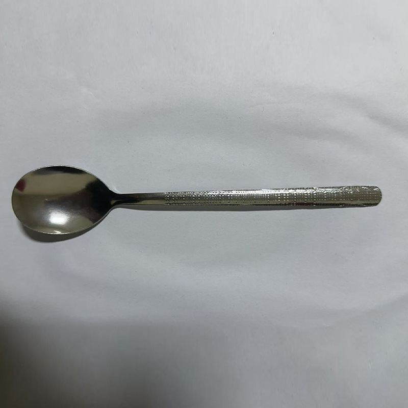 Cuchara de sopa martillada en acero inoxidable estilo coreano_voghion.com