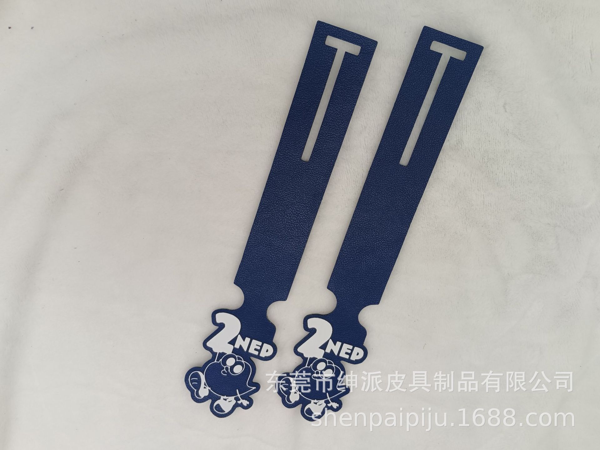 一体式行李牌PU皮 烫白烫金logo定制