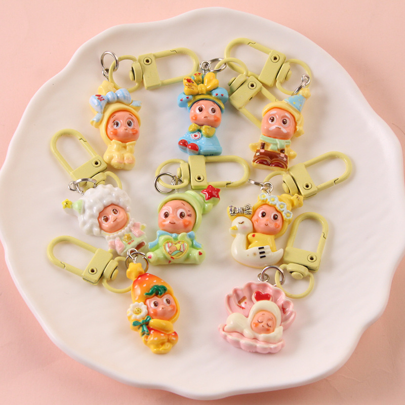 新款可爱卡通树脂星星人钥匙扣小挂件创意女包包挂饰背包情侣礼物