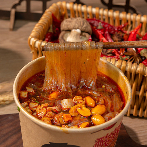 Hai Chijia Sour & Spicy Wide Rice Noodles – 6-Piece Full-Case Pack! Celebrity-Approved 8-Li Golden Sour & Spicy Noodles & Snail Noodles—Instant, Ready-to-Drink Convenience Delivered in One Batch