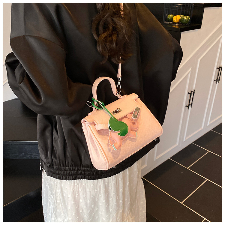 Rosa con colgante