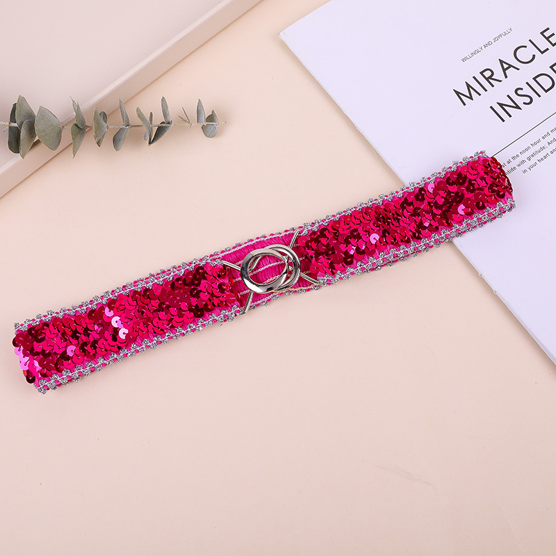 スパンコールのベルトが華やかでおしゃれな大人の子供の女性のベルトの卸売りはベルトを締めて弾力のベルトの現物を掛けます。