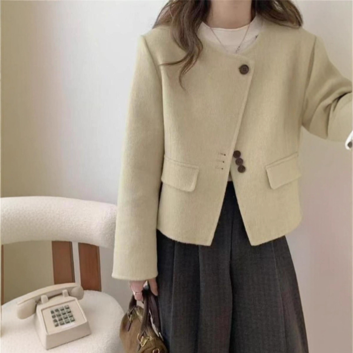 2025 New Autumn and Winter Double-Sided Wool Outwear Women's Short Style Round Neck Korean Style Age-Reducing Slimming Look Wool Outwear