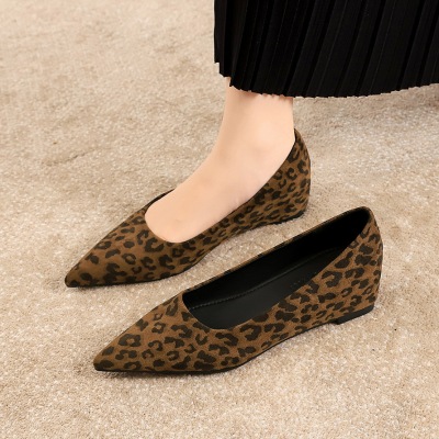 9121 leopard print pointed single shoe, women&apos;s flat heel, shallow mouth suede, versatile, one foot kick, evening b