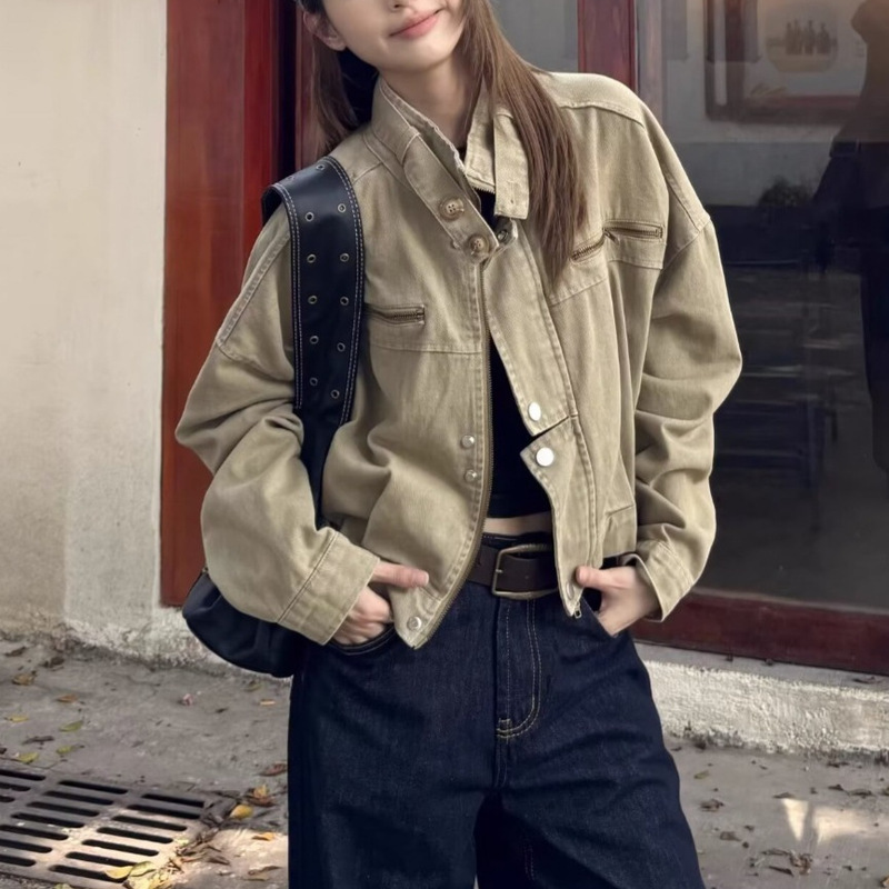 Khaki short biker denim jacket for men and women, loose fit workwear coat for spring and autumn, high street washed denim jacket Khaki short biker denim jacket for men and women, loose fit workwear coat for spring and autumn, high street washed denim jacket