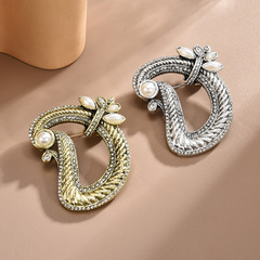 High-quality new style English letter D brooch, elegant women's pearl dress pin, clothing accessories, decorative pins, factory wholesale.