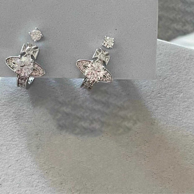 Xijia Nana Same Style Saturn U-Shaped Earrings with Diamonds Cut Out High-End Accessible Luxury Niche Design Earrings for Women Xijia Nana Same Style Saturn U-Shaped Earrings with Diamonds Cut Out High-End Accessible Luxury Niche Design Earrings for Women
