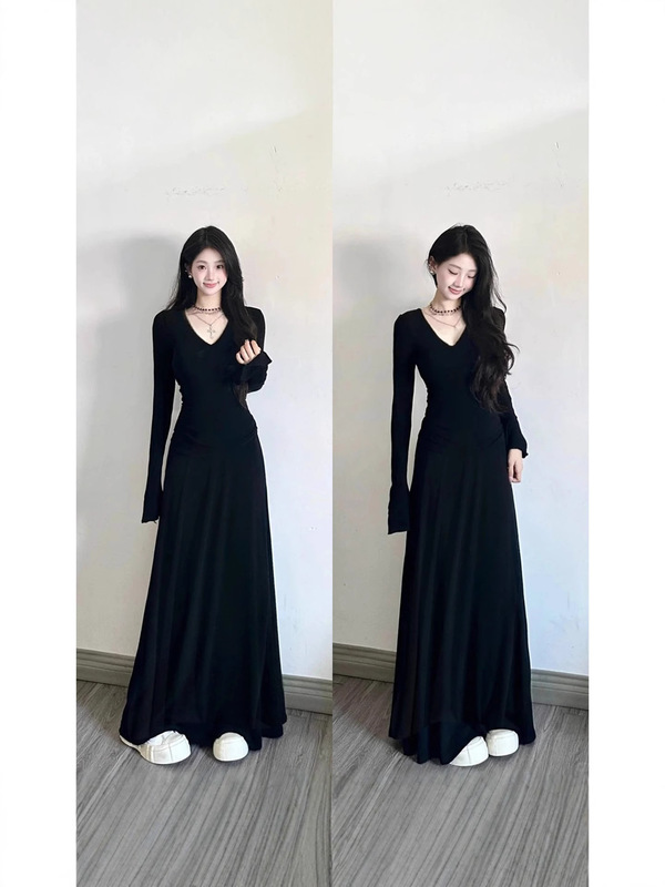 黑色针织长袖连衣裙女秋冬季巨好看v领修身风衣内搭长款包臀裙子|undefined