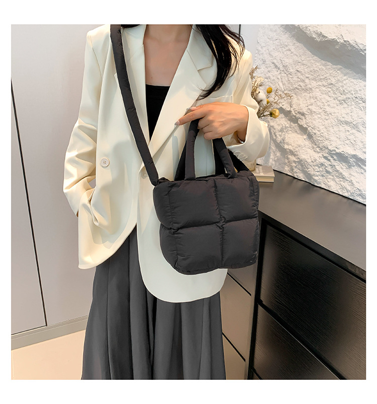 Women's Cotton Filled Cloud Bag, Stylish Padded Shoulder Handbag_voghion.com