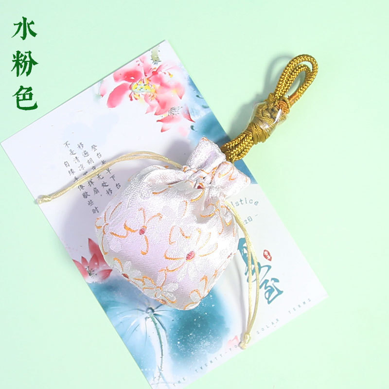 端午の節句の香嚢は香袋を包んでいます。|undefined