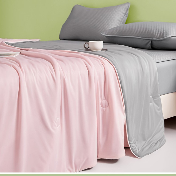 Sensación fresca de verano Clase A seda de hielo edredón fresco de verano juego de cuatro piezas sedoso sueño desnudo edredón de aire acondicionado sábana ropa de cama