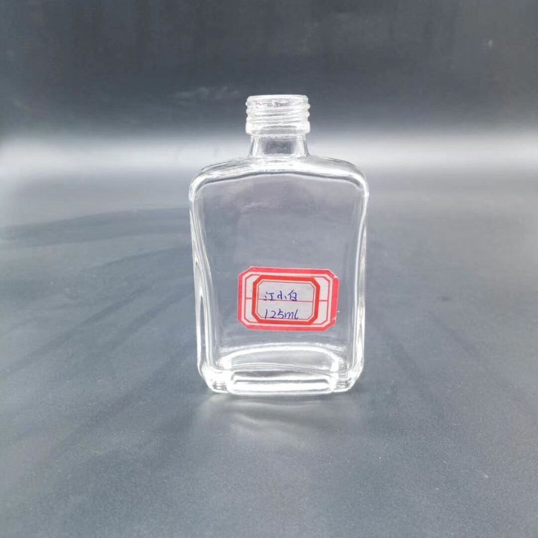 125ml小酒瓶仿小白小白酒瓶扁玻璃酒瓶做高档白酒瓶印logo