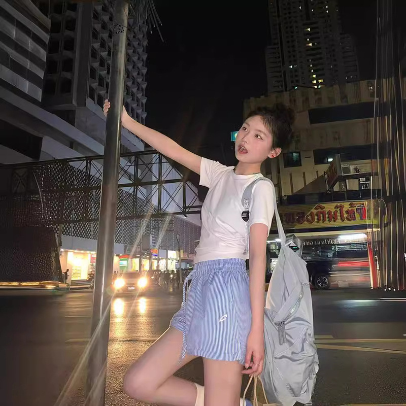 American Style Retro Vertical Stripe Casual Blue Shorts Women's Summer 2024 New Arrival Small Loose Wide Leg Beach Pants American Style Retro Vertical Stripe Casual Blue Shorts Women's Summer 2024 New Arrival Small Loose Wide Leg Beach Pants