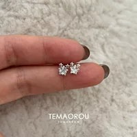 S925 серебряная игла супер блестящие серьги шипы женский мини пятиконечная звезда маленькая ушная шиповка новый нишевые дизайн высокого уровня легкие и экстравагантные серьги