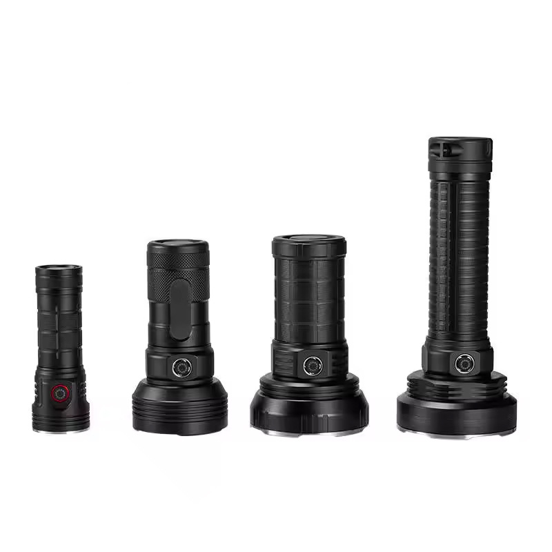 Transfronterizo nueva linterna brillante recargable al aire libre larga duración táctica portátil pequeña multifunción doméstica