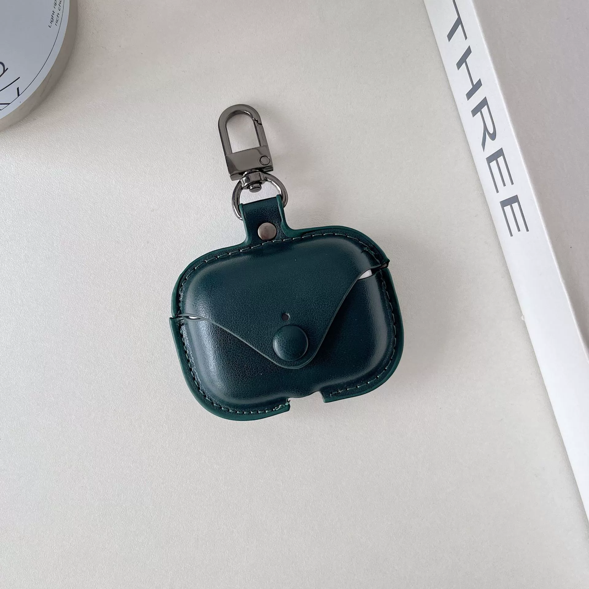 Кожаный чехол Bodisi для AirPods Pro с брелком – компактный чехол для защиты в жирной коже, 5x6x3 см, 0.03 кг