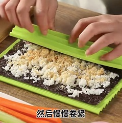 竹の日の寿司のローラーのツールのシリコンの寿司の巻きの鋳型の商用の海苔の寿司の海苔の包みのご飯の専用は作ります。