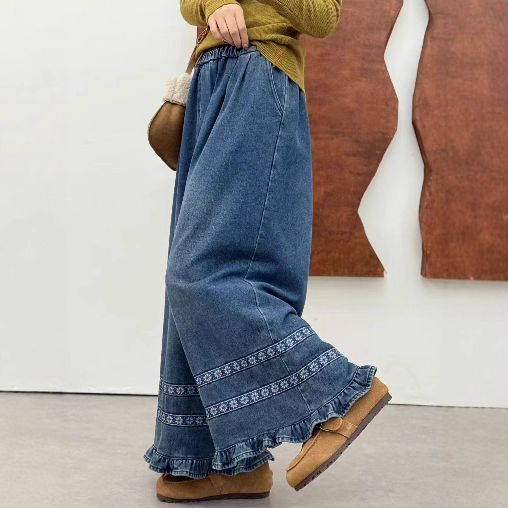 Autumn and Winter New Brushed Loose Denim Jeans for Women, Versatile Artistic Lace Casual Wide-Leg Pants Trendy