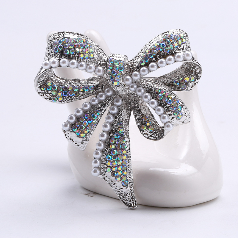 Sweet Bow Knot Alloy Women's Brooches display picture 4