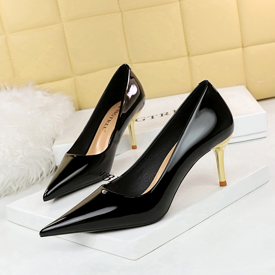 7122-A1 European And American Sexy Slim-fit Metal Heel Stiletto High-heeled Shallow Pointed Shiny Patent Leather Women's_vogvips.com