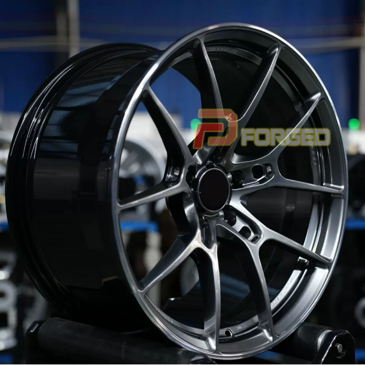 高强度轻量化汽车轮毂经典RAYS款式DB黑表面处理支持个性化定制